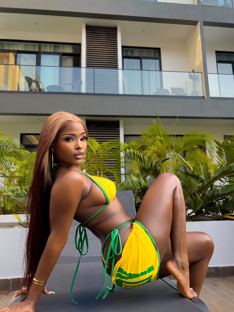 @Yes_iam_erica101's profile cover